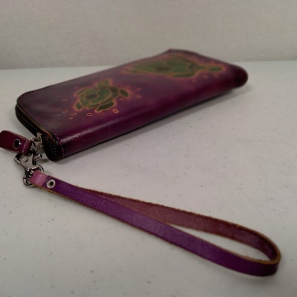 Sea Turtle Tooled Leather Wallet Wristlet Purple Green Zip Up Clutch Case 7.5x4" - Picture 12 of 16